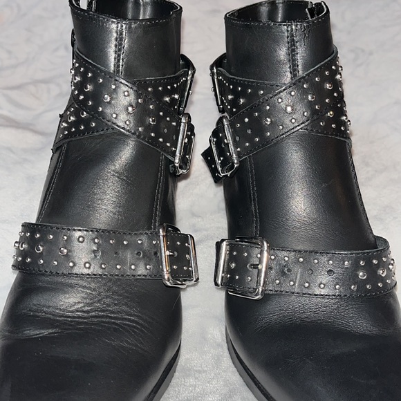 Steve Madden Glori black studded motorcycle booties. 71/2. - Picture 3 of 11